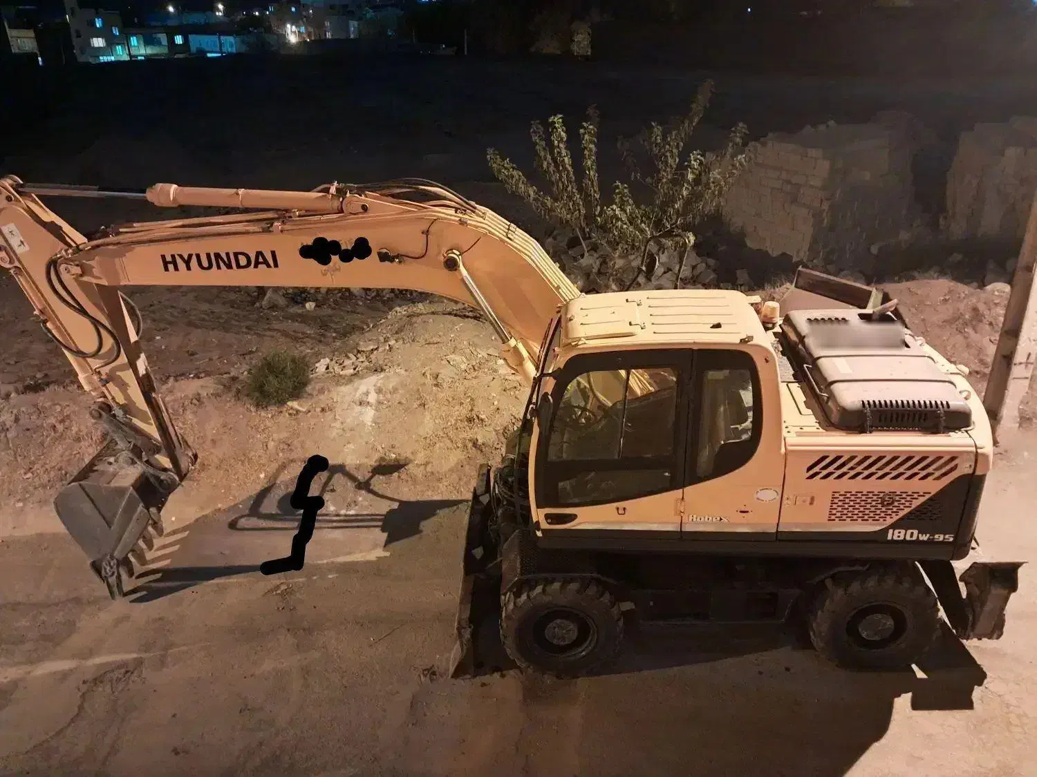 بیل لاستیکی|خودرو سنگین|همدان, |دیوار