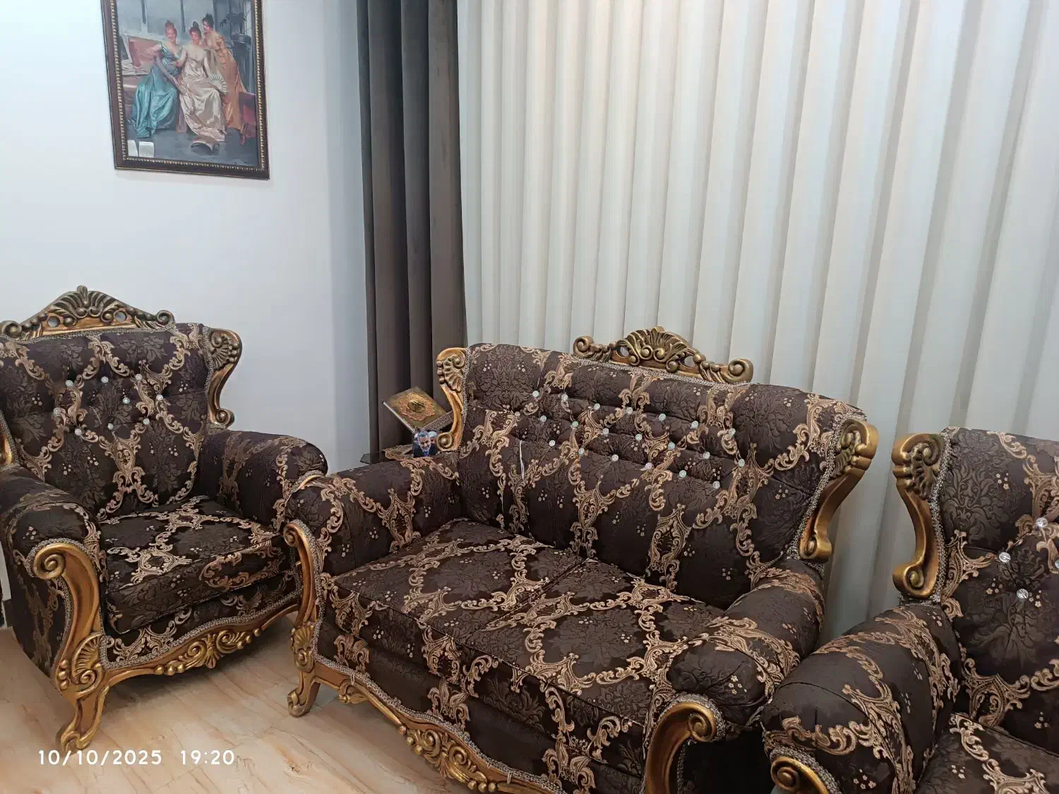 مبل 7 نفره سلطنتی رنگ چوب ورق طلا|مبلمان خانگی و میز عسلی|الوند, |دیوار