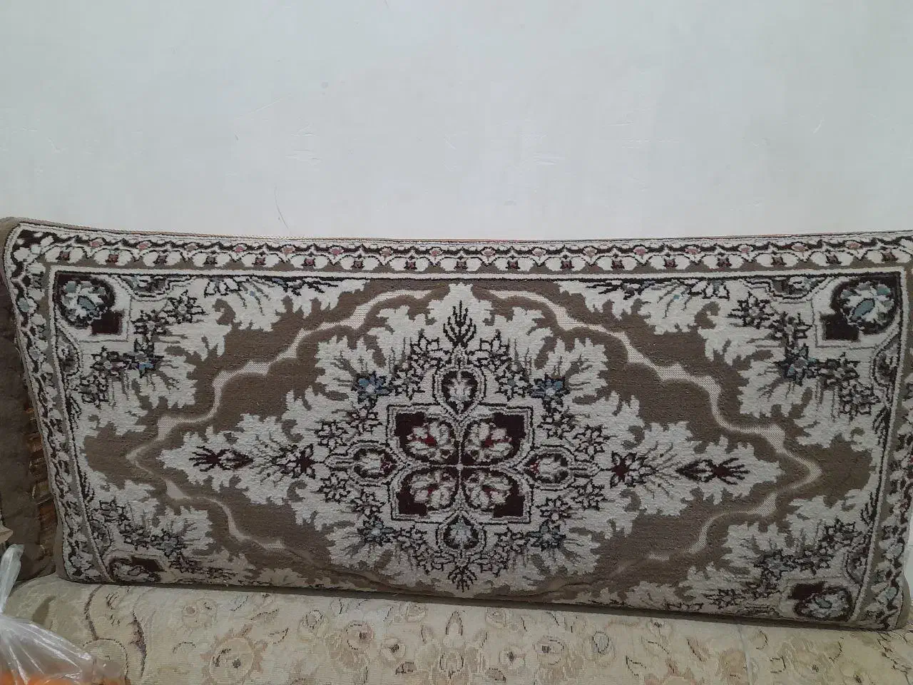 پشتی|پشتی|مشهد, طبرسی شمالی|دیوار