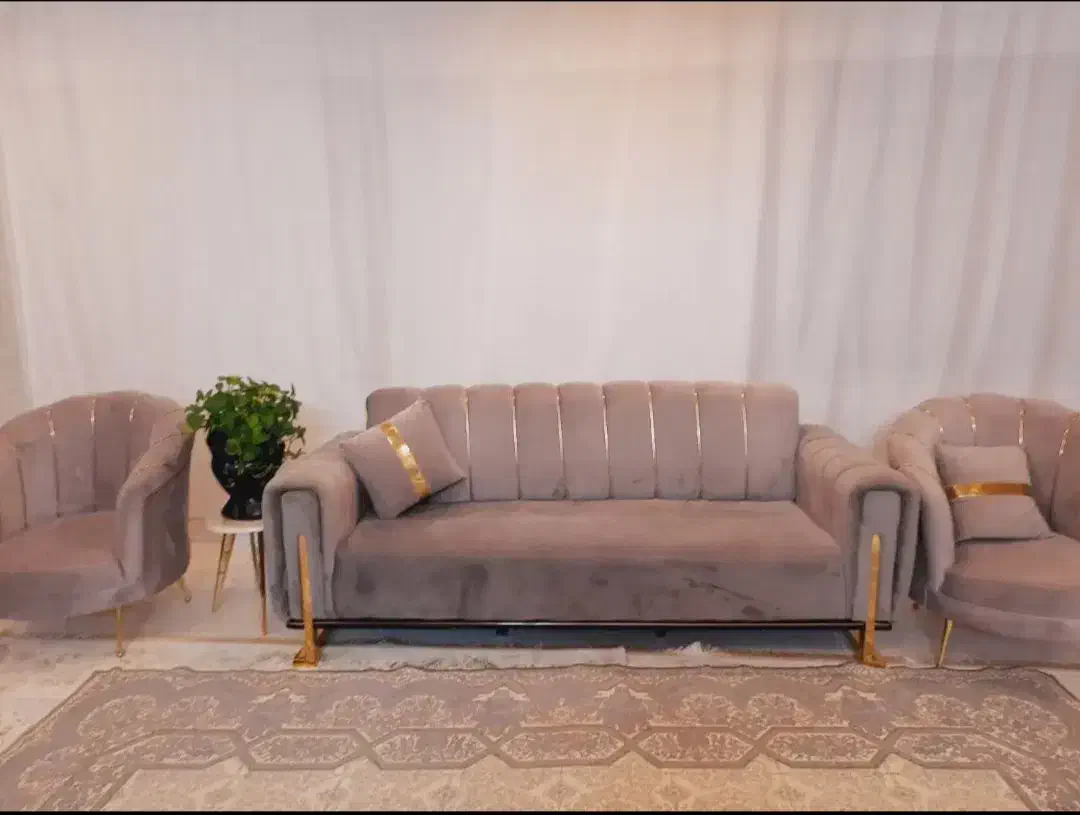 مبل فرانسوی سالم زیر قیمت|مبلمان خانگی و میز عسلی|خرم‌آباد, |دیوار