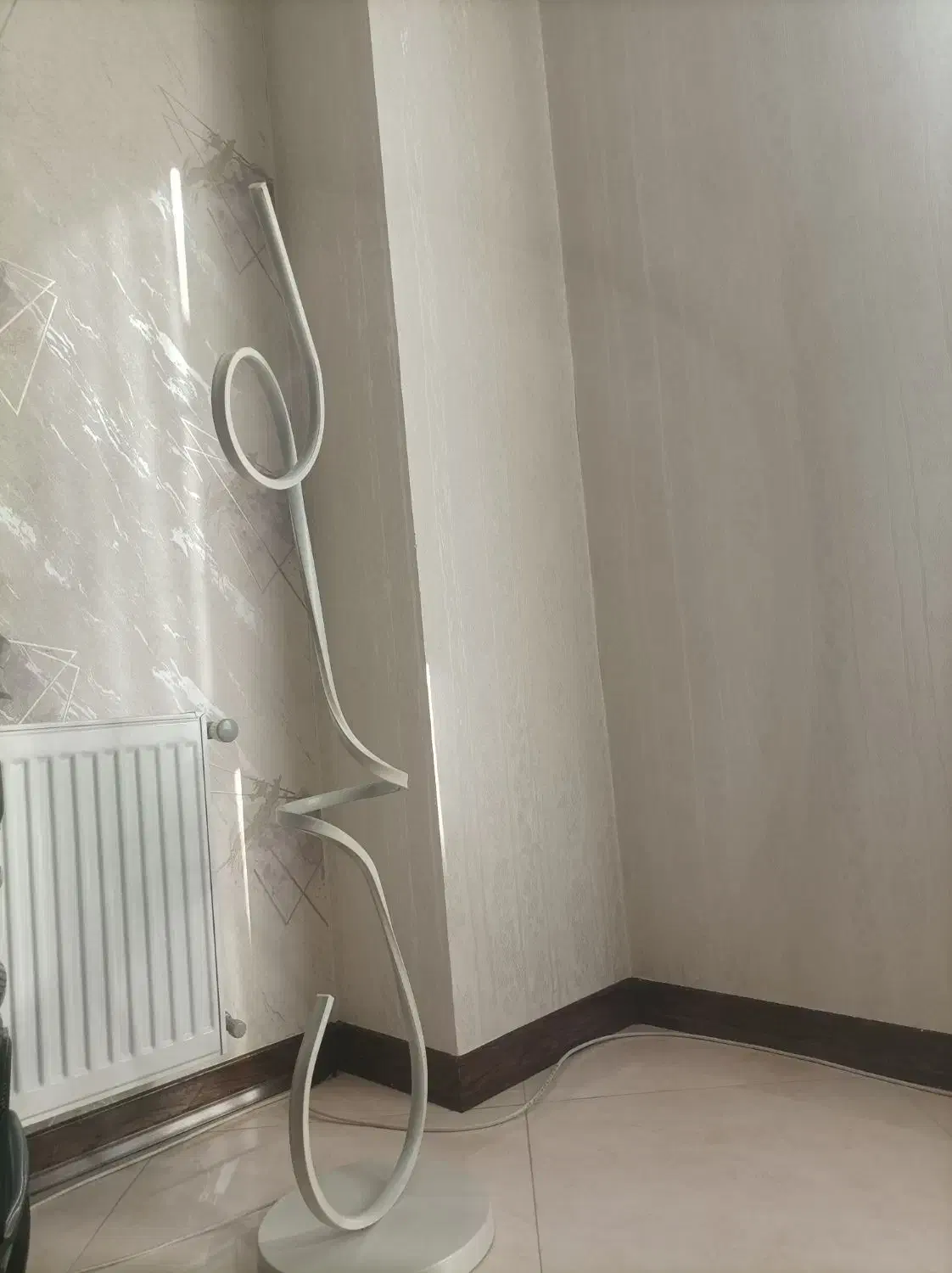 آباژور.|چراغ خواب و آباژور|گلستان (تهران), |دیوار