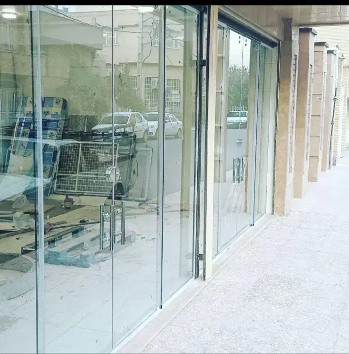شیشه سکوریت وکرکره برقی و شیشه دوجداره|خدمات پیشه و مهارت|قم, سراجه (۱۵ خرداد)|دیوار