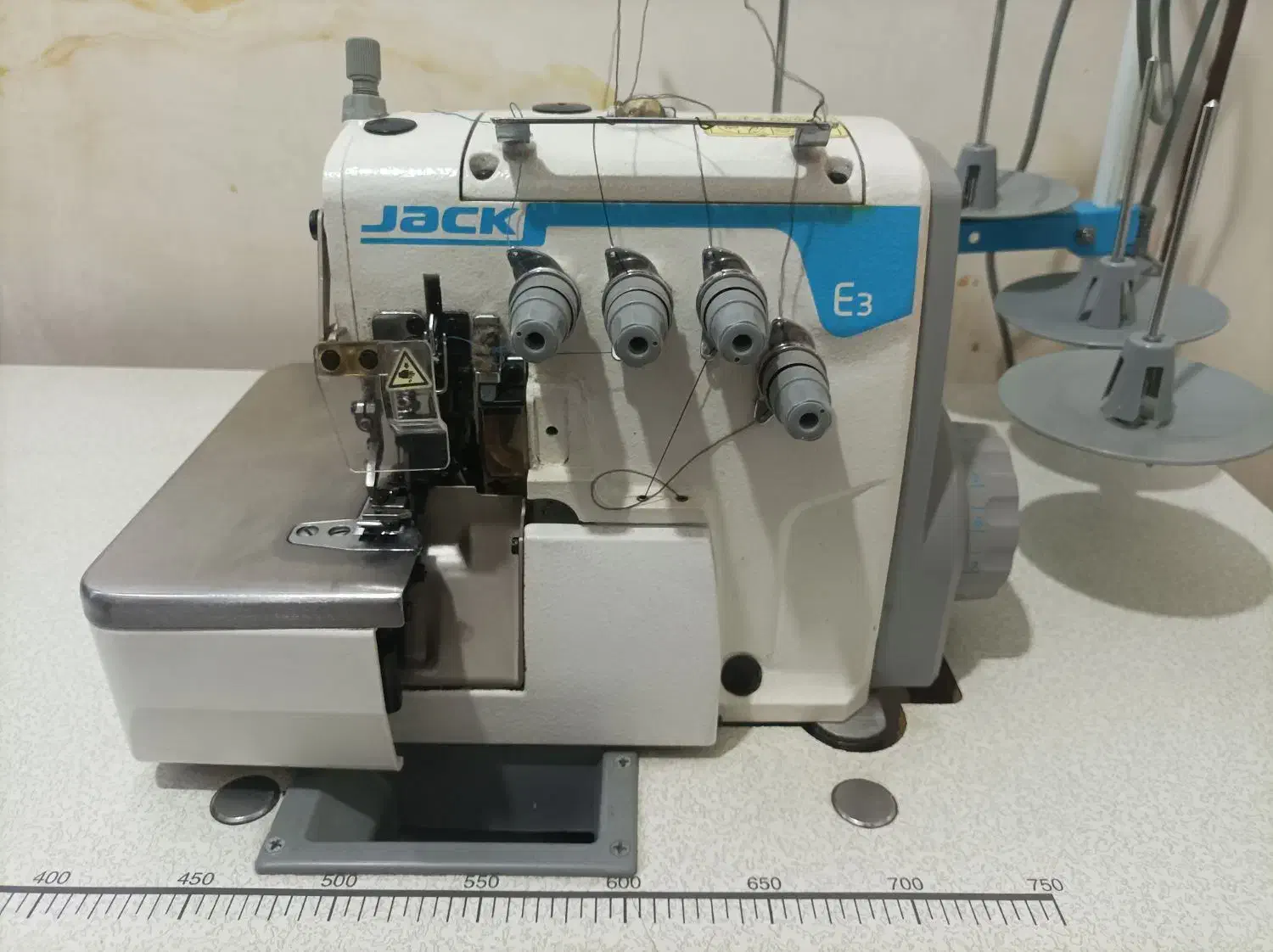 چرخ زیگزال ۴ نخ جک|چرخ خیاطی و ریسندگی|اردبیل, |دیوار