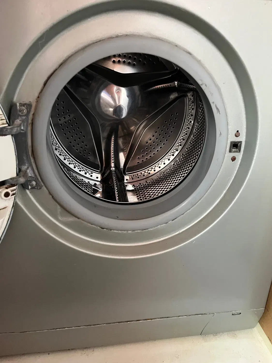 لباسشویی ۶ کیلویی اسنوا|ماشین لباسشویی و خشک‌کن لباس|چالوس, |دیوار