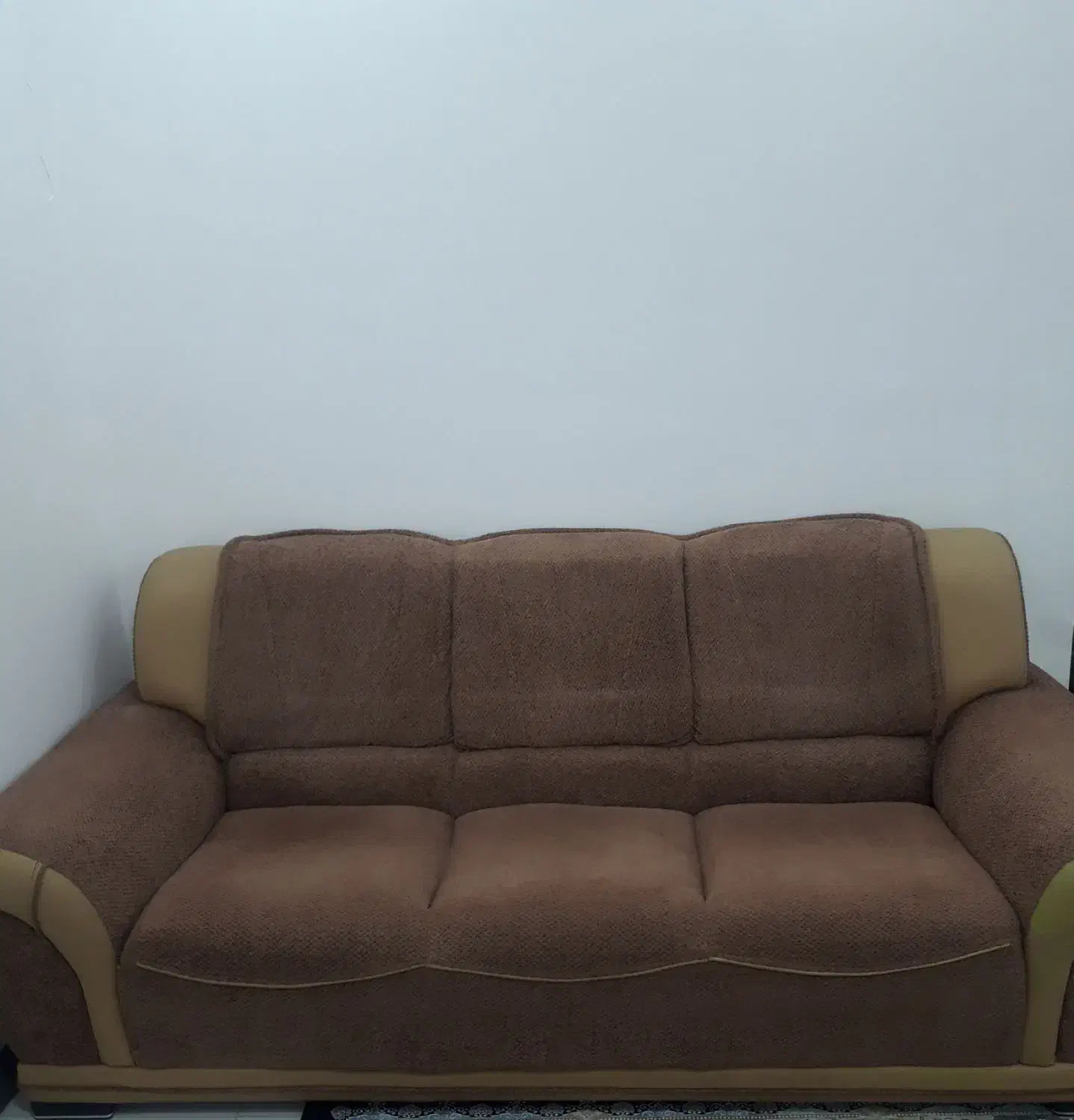 مبلمان|مبلمان خانگی و میز عسلی|فرخ‌شهر, |دیوار