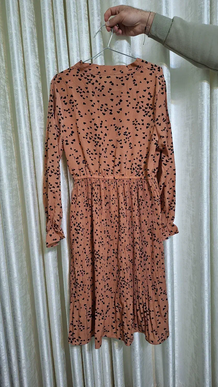 پیراهن|لباس|جلفا, |دیوار