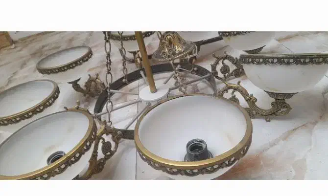 لوستر ۸ شاخه|لوستر و چراغ آویز|قم, شاه ابراهیم|دیوار