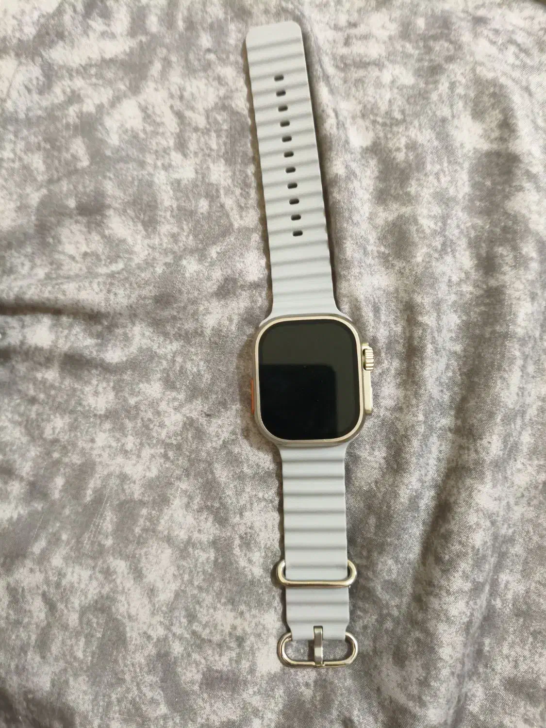 نو خیلی خوب|ساعت|زاینده رود, |دیوار