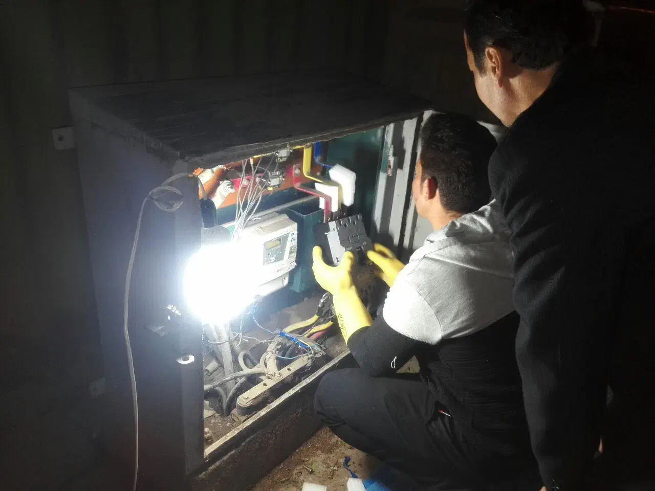 تعمیر فوری برق سه فاز ونک فاز عیب یابی تخصصی|خدمات پیشه و مهارت|کرمانشاه, |دیوار