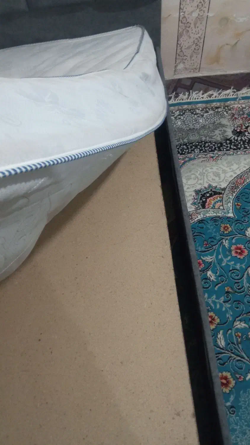 تخت خواب یک نفره با تشک کامل نو نو|تخت و سرویس خواب|نیمروز, |دیوار