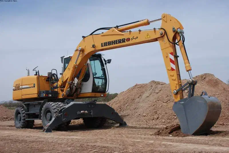 اجاره بیل مکانیکی لاستیکی و بیل بکهو|ماشینآلات صنعتی|شوشتر, |دیوار