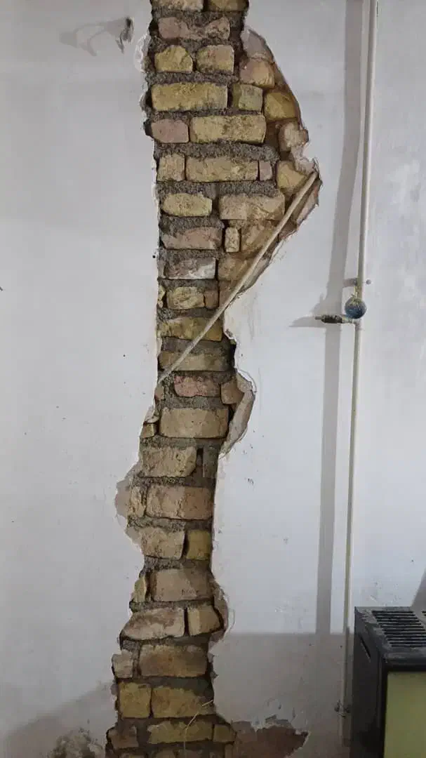 گچ خاک سفید کاری لکه گیری پذیرفته میشود|خدمات پیشه و مهارت|قزوین, |دیوار