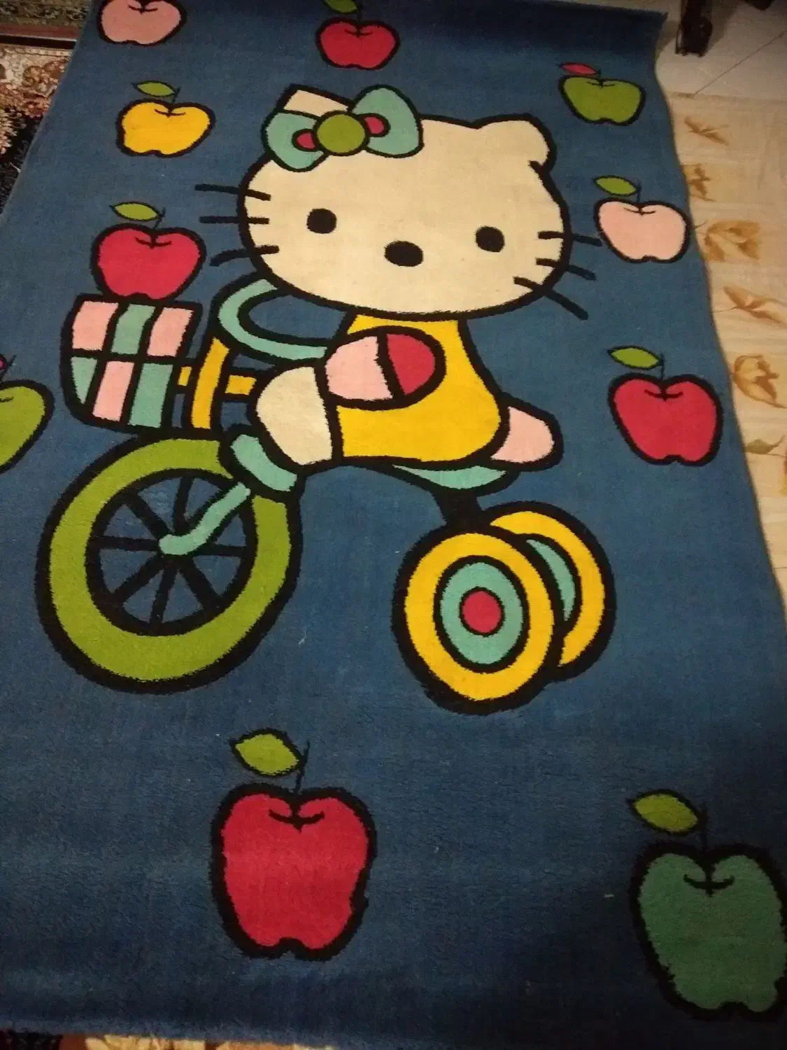 با سلام گلیم فرش 4متری سالم شسته شده به فروش میرسد|گلیم، جاجیم، گبه|کرج, باغستان|دیوار