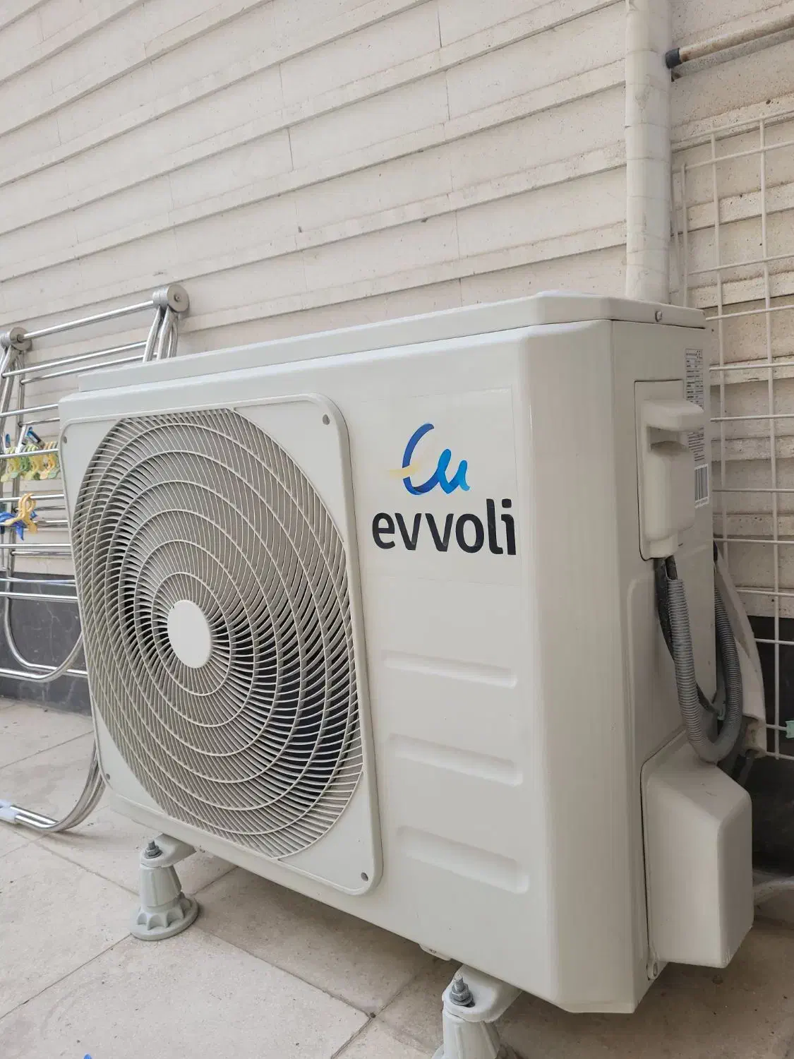 فزوش کولر گازی ایوولی 24000|کولر گازی و فنکوئل|اصفهان, شهرک میلاد|دیوار