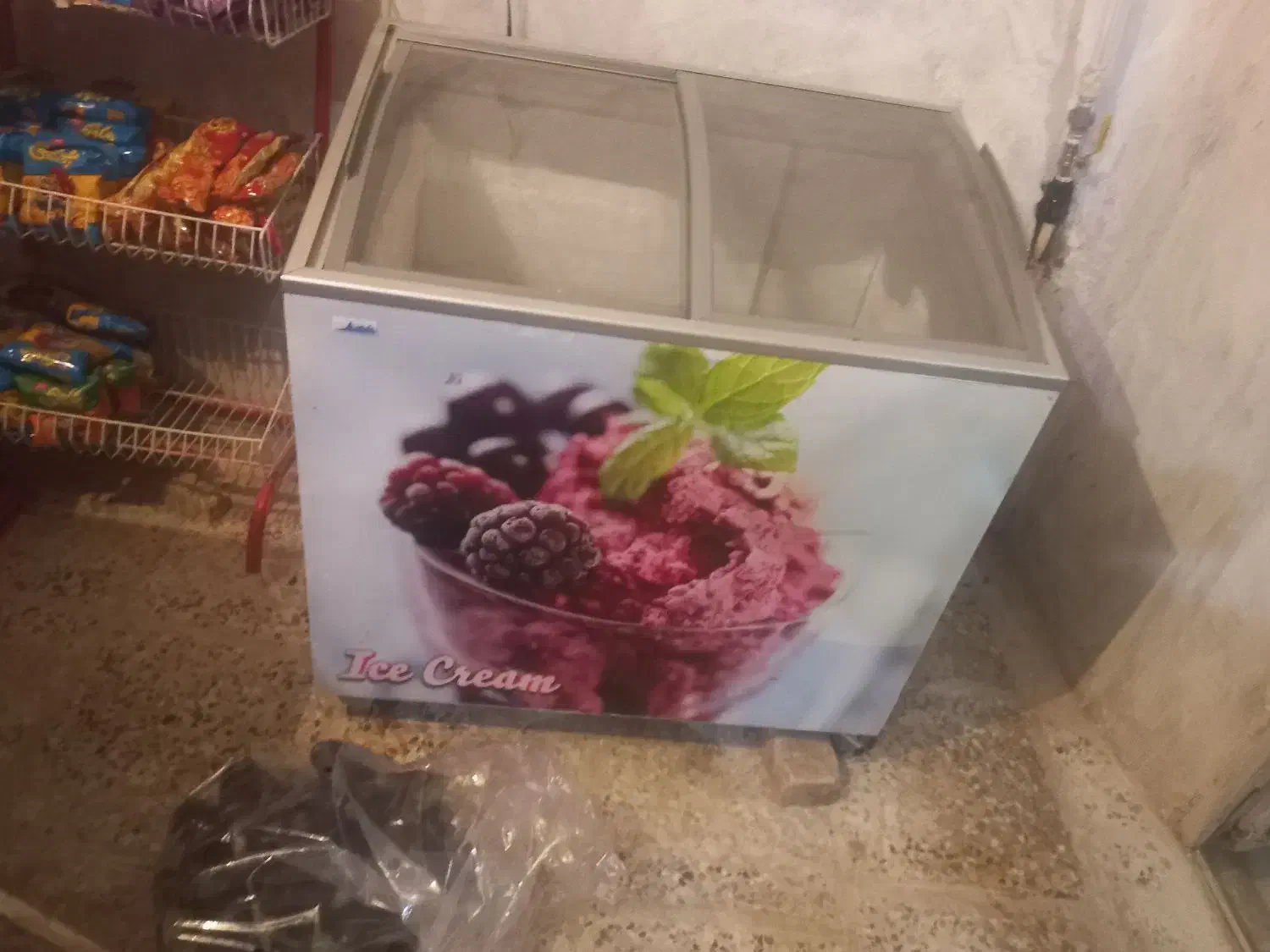 یخچال بستنی بسیار دنج جا دار مثل ساعت کار میکند|یخچال و فریزر|فیروزآباد (لرستان), |دیوار