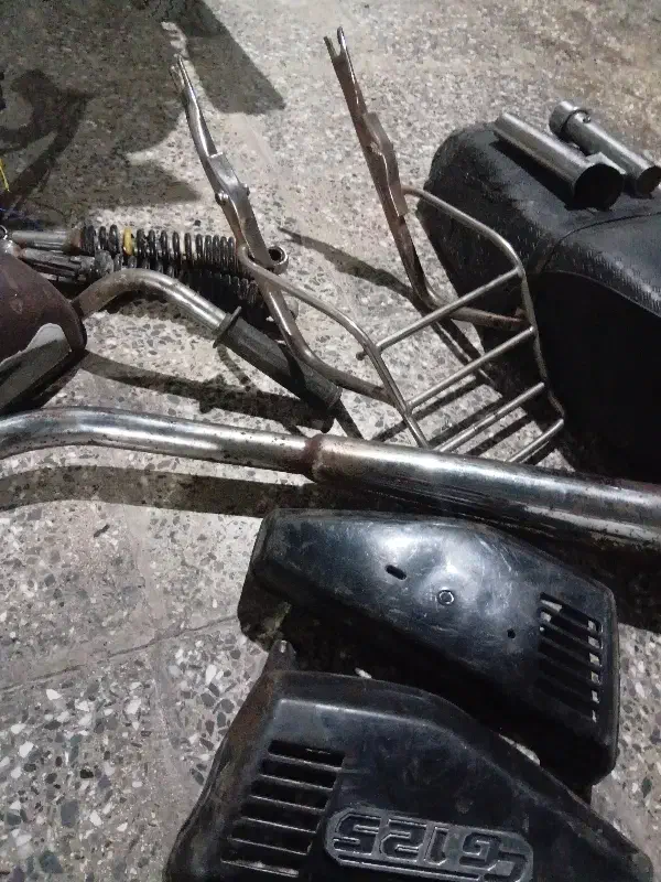 وسایل موتور سیکلت ۱۲۵|قطعات یدکی و لوازم جانبی|میناب, |دیوار