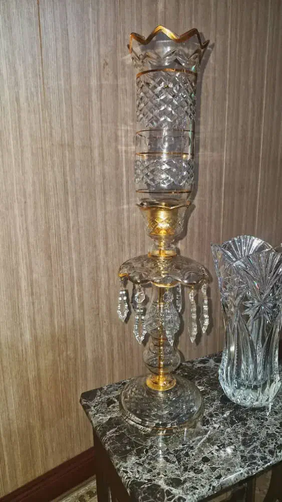 یک شمعدان لاله و یک گلدان کریستال|کلکسیون اشیاء عتیقه|تهران, زرگنده|دیوار