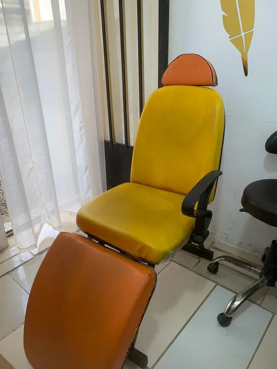 صندلی اصلاح|آرایشگاه و سالنهای زیبایی|رودسر, |دیوار