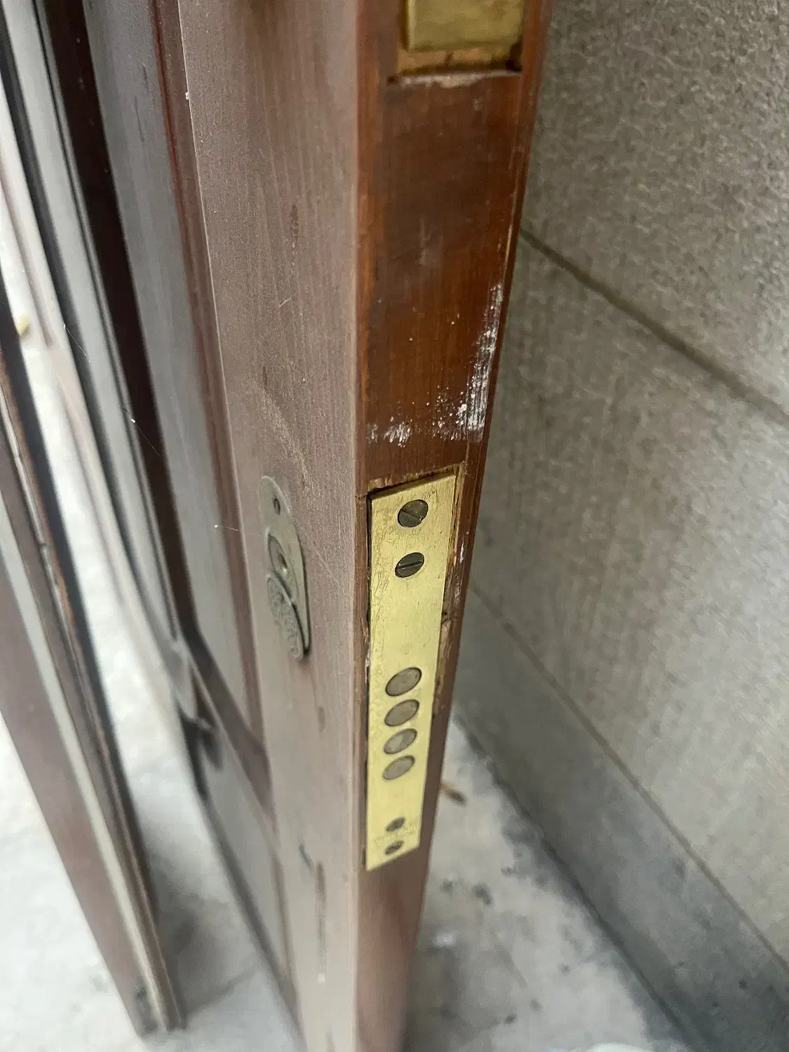 درب چوبی|مصالح و تجهیزات ساختمان|تهران, زرگنده|دیوار