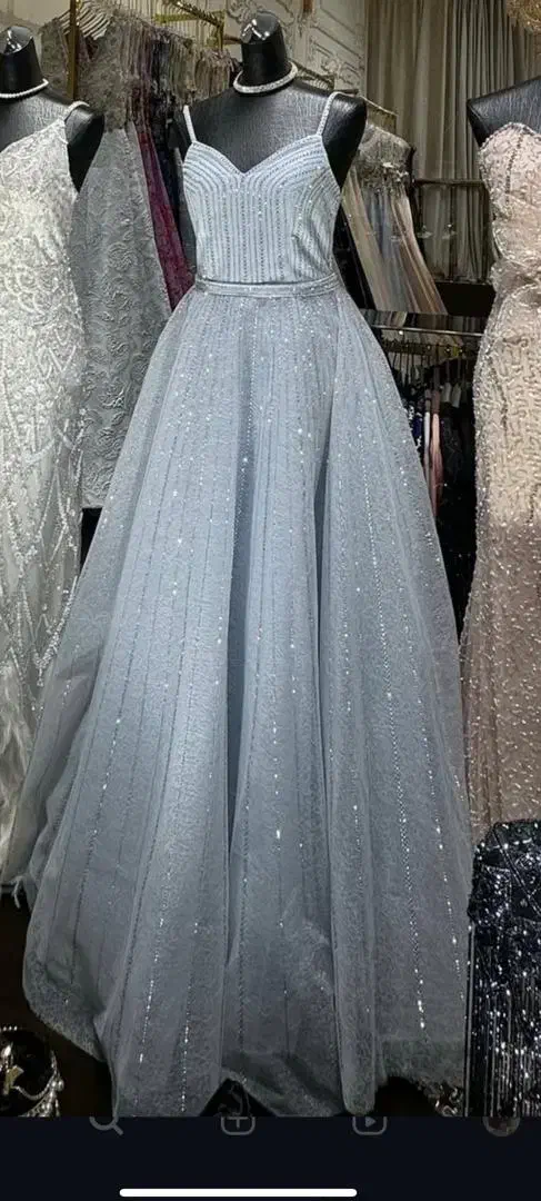 کاملن نو|لباس|صومعه‌سرا, |دیوار