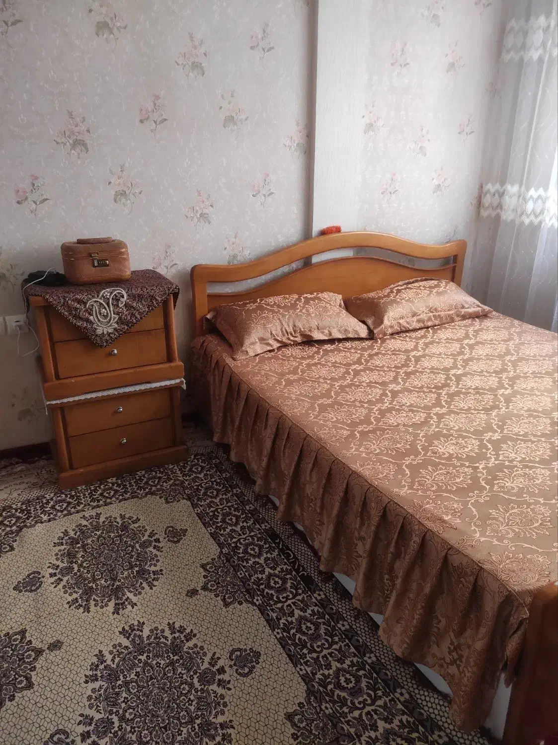 سرویس تخت|تخت و سرویس خواب|مشهد, کارمندان دوم|دیوار