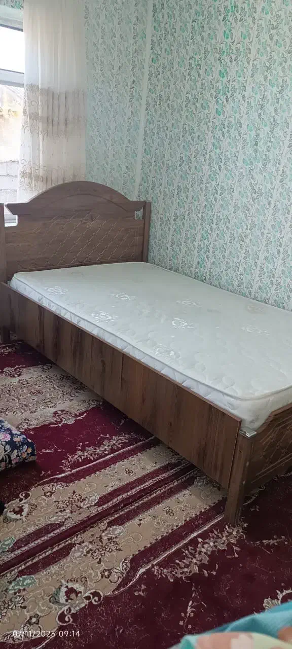 تخت یک و نیم نفره|تخت و سرویس خواب|پره‌سر, |دیوار