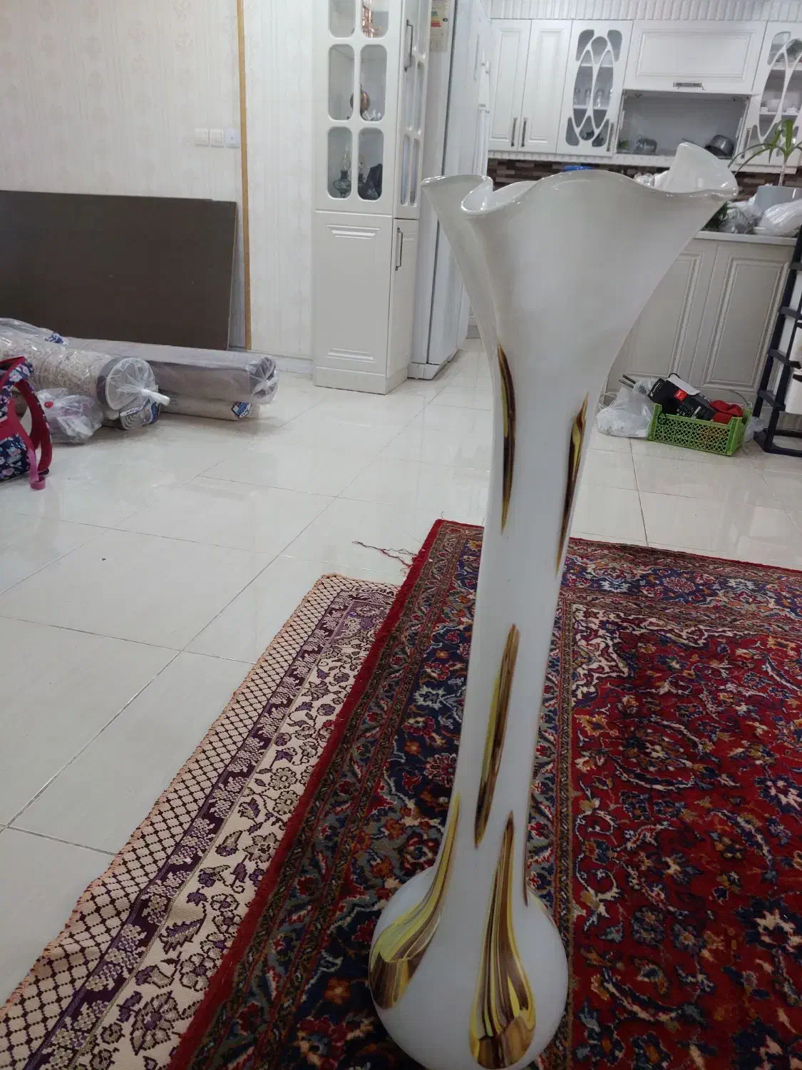 گلدان کریستال سفید|صنایع دستی و سایر لوازم تزئینی|اهواز, کوی باهنر|دیوار