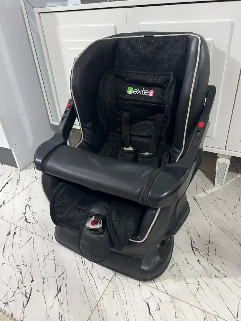 صندلی ماشین کودک|صندلی و نیمکت|فردیس, شهرک ۱۱۰|دیوار