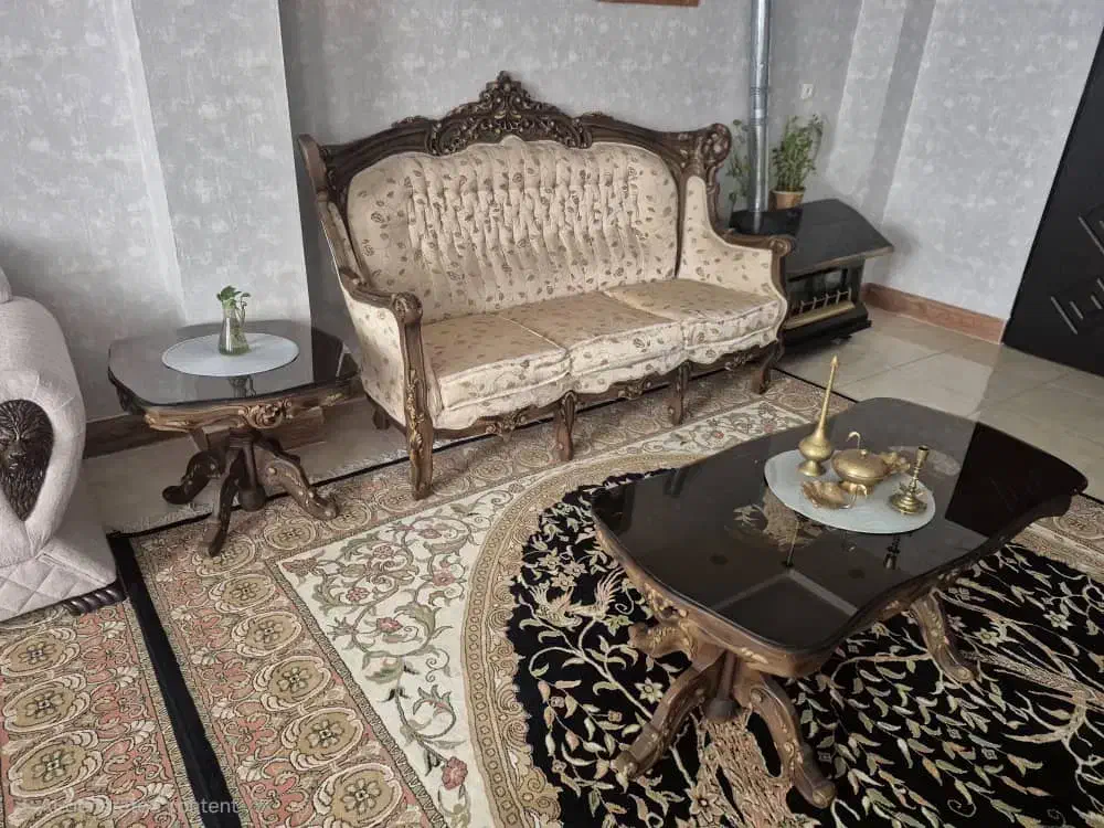 مبل سلطنتی ۹ نفره چوب گردو تمیز و سالم|مبلمان خانگی و میز عسلی|شاهینشهر, فدک|دیوار