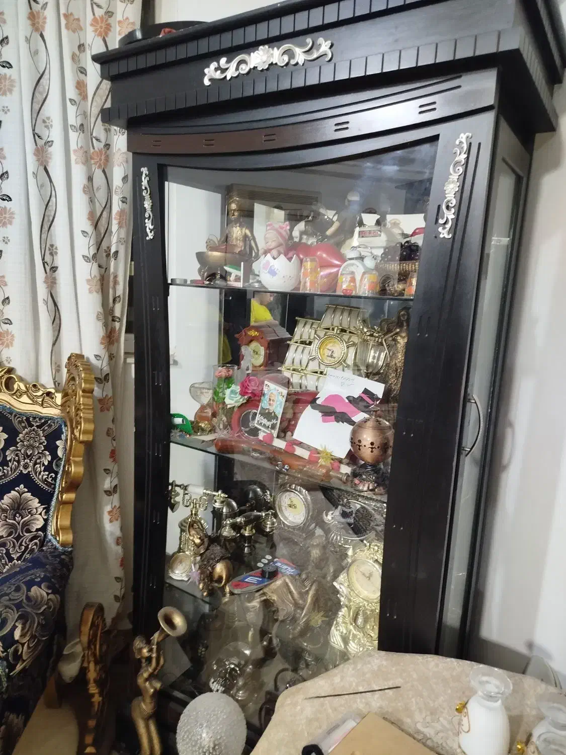 ویترین درحدفروش فوری بدون وسایل داخل|بوفه، ویترین، کنسول|آزادشهر, |دیوار