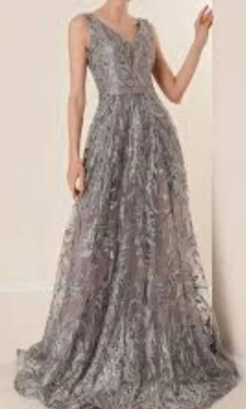 لباس شب.|لباس|میانه, |دیوار