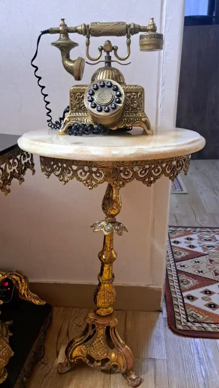 تلفن و میز برنزی|تلفن رومیزی|تهران, والفجر (افسریه)|دیوار