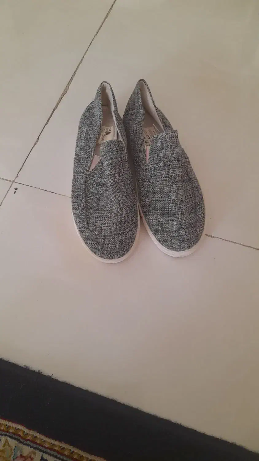 کفش اسپرت خارجی|کیف، کفش، کمربند|مشهد, حسابی جنوبی (شهرک غرب)|دیوار