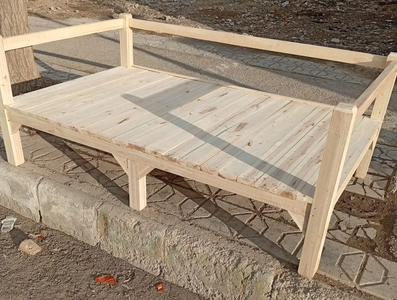 تخت سنتی|تخت و صندلی بچه|شیروان (خراسان), |دیوار