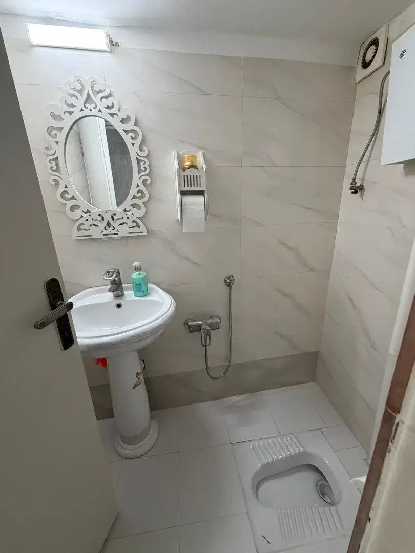 پیروزی تاجری ۵۰ مترباآسانسور