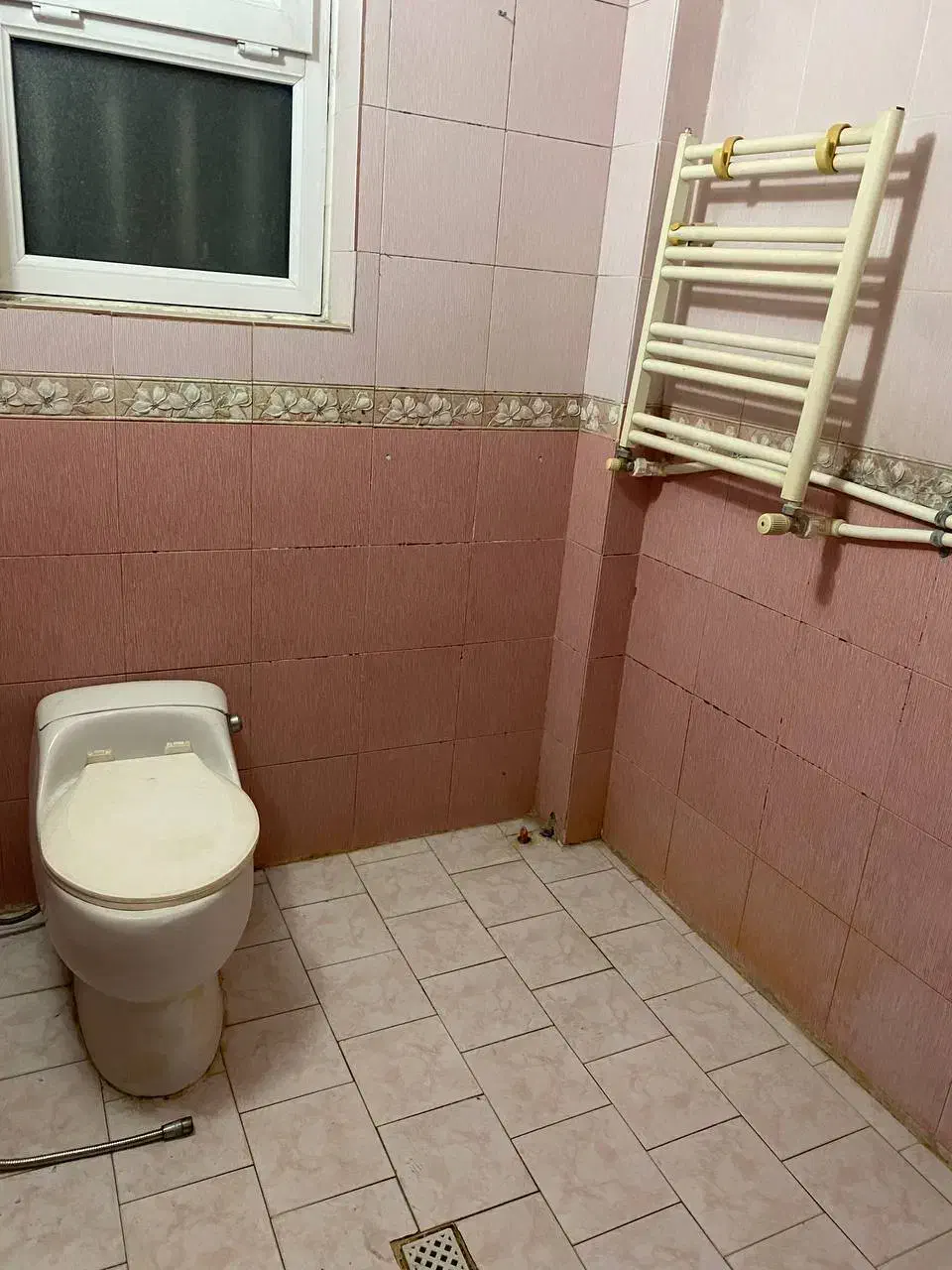 طبقه اول ۳خوابه (املاک سادات)