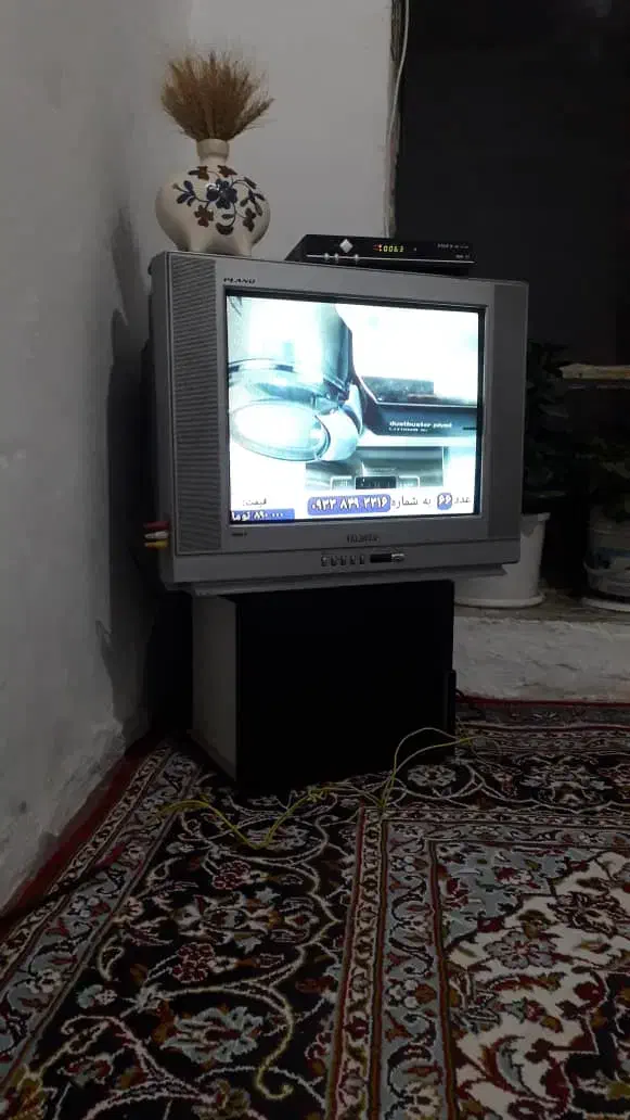 یخچال.میزتلویزیون.تلویزیون ۲۱اینج لباس شویی ۱۵/۵|ماشین لباسشویی و خشک‌کن لباس|برخوار, |دیوار