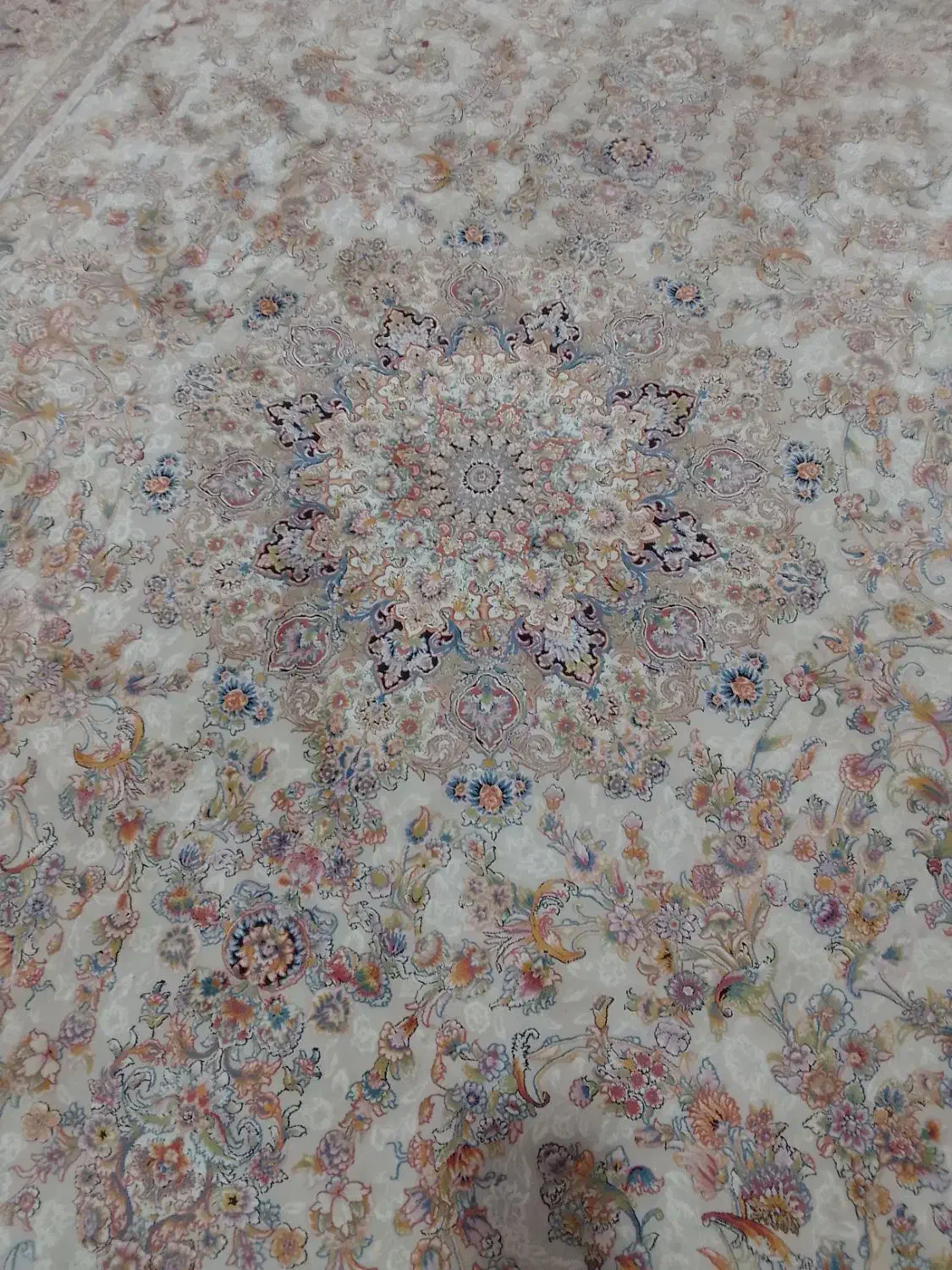 فرش ۶  متری در حد نو|فرش|قدس, شهر‌قدس|دیوار