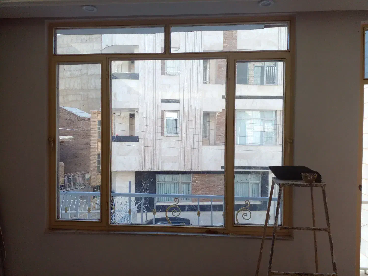 پنجره ۲/۲۰ در ۱/۹۰ همرا با شیشه های روفلکس(رنگی)|مصالح و تجهیزات ساختمان|سبزوار, توحیدشهر|دیوار