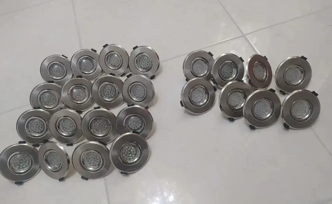 ۳۰عدد هالوژن195000 ت سقفی یک چهارم قیمت(با لامپ)|لوستر و چراغ آویز|کرمانشاه, |دیوار