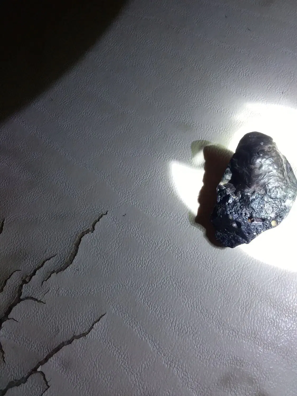 شهابسنگ|کلکسیون اشیاء عتیقه|تربت جام, میان جام|دیوار