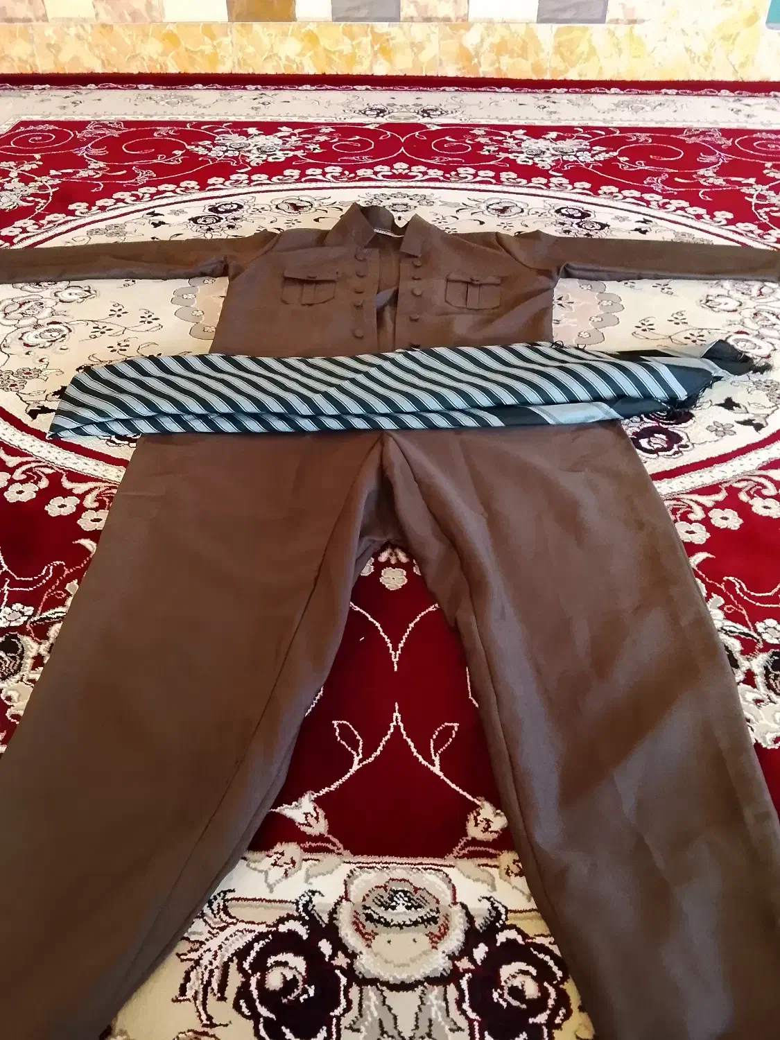 کفش و لباس|لباس|الشتر, |دیوار