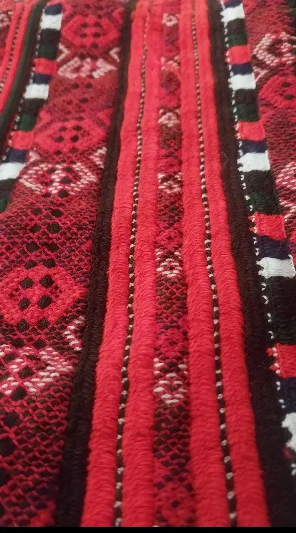 زیح اسیتن قسطی|لباس|سراوان, |دیوار