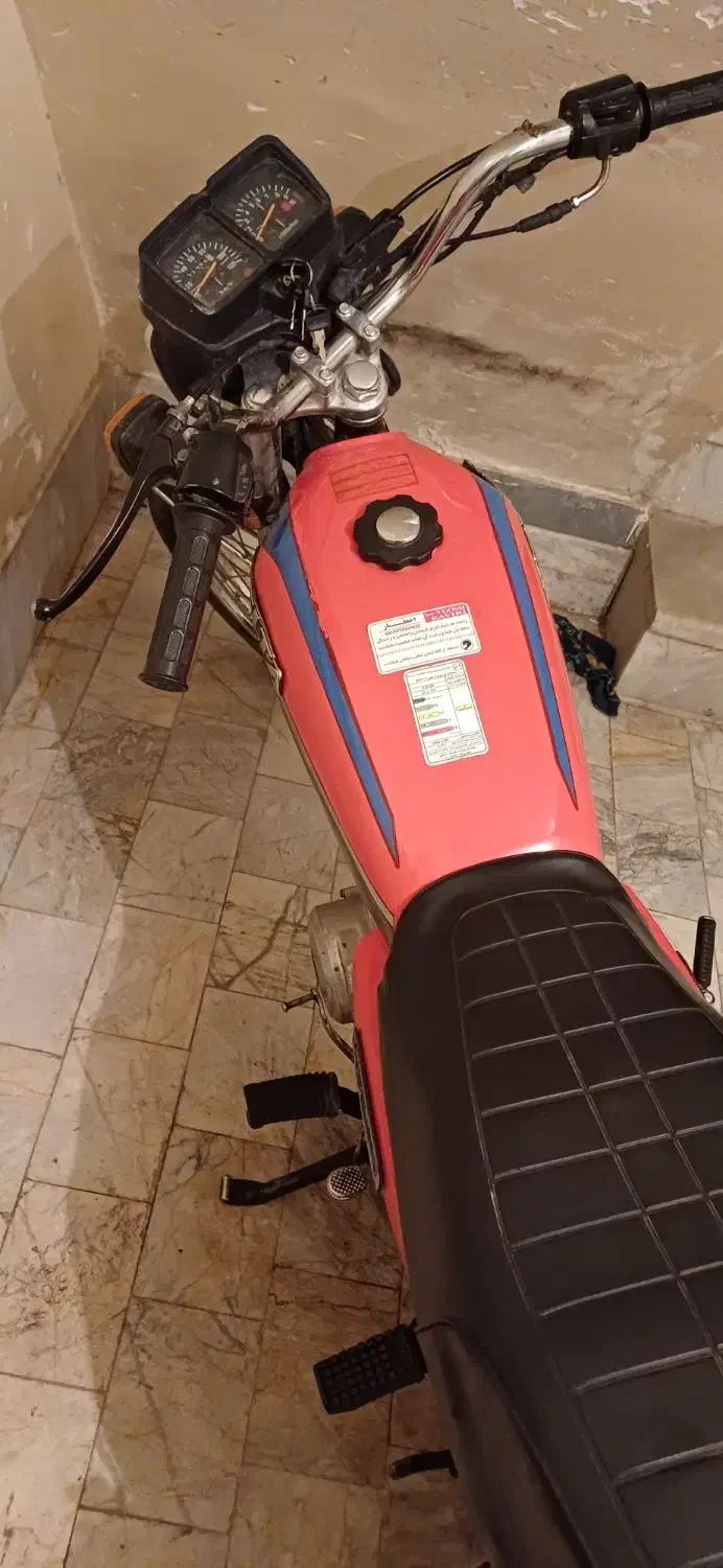 هوندا 125|موتورسیکلت|خمینی‌شهر, |دیوار