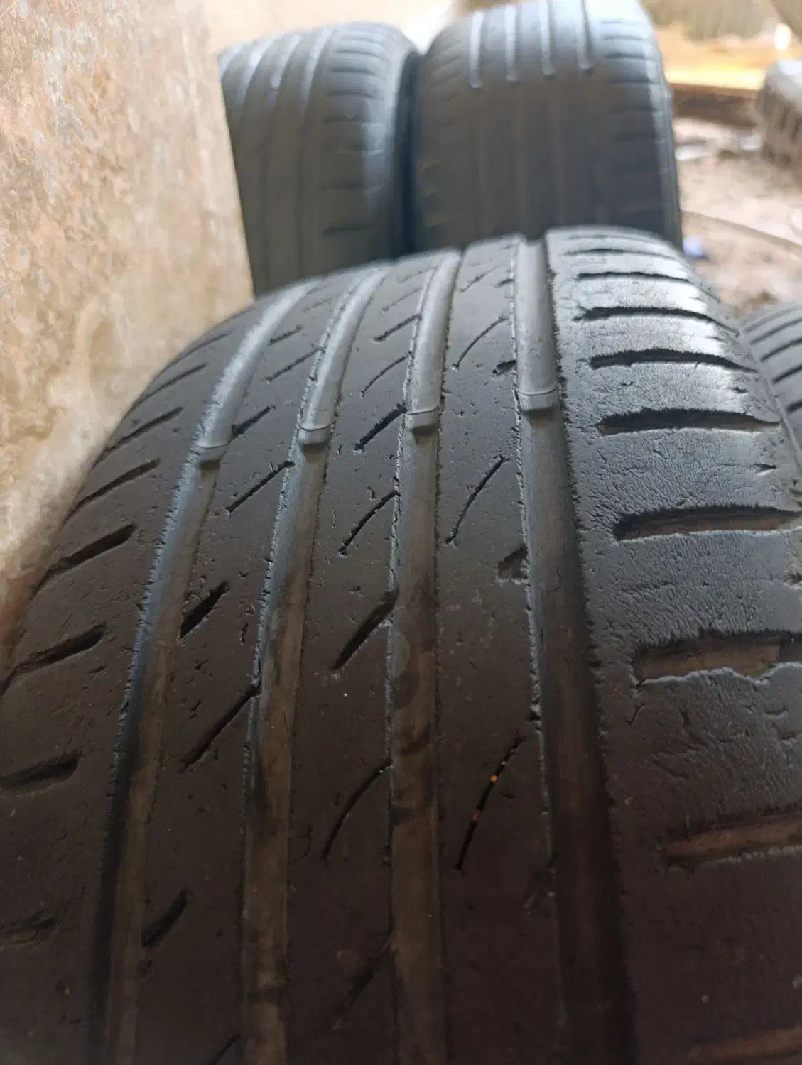 لاستیک 235/55/17|قطعات یدکی و لوازم جانبی|اهواز, نبوت|دیوار