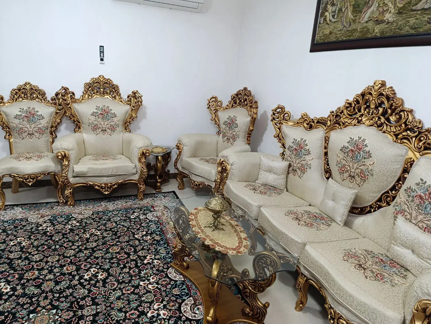 مبلمان سلطنتی 9 نفره همراه با میز عسلی|مبلمان خانگی و میز عسلی|اسلام‌‌آباد غرب, |دیوار