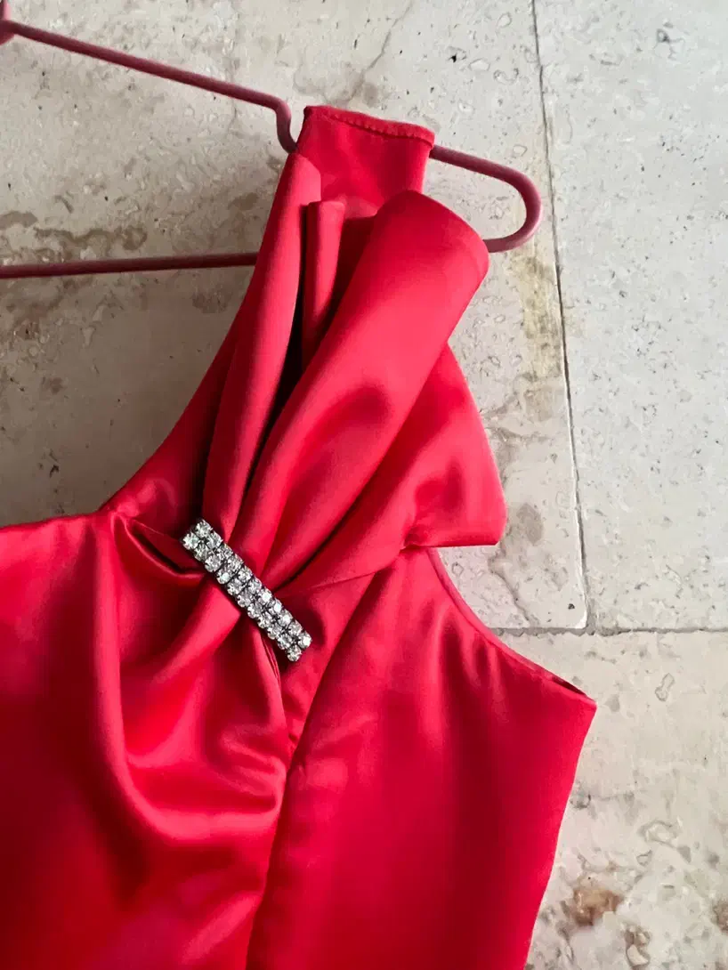 لباس مجلسی قرمز یک طرفه / کاملاً نو / بسیار شیک|لباس|تهران, اختیاریه|دیوار