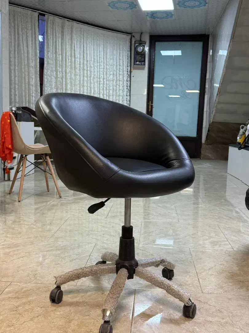 صندلی کوپ و میز ناخن|آرایشگاه و سالنهای زیبایی|ماسال, |دیوار