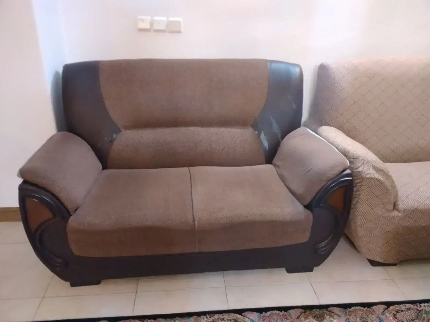 مبلمان ۷ نفره با روکش و میزجلومبلی و چهار عدد عسلی|مبلمان خانگی و میز عسلی|اصفهان, کوی میلاد|دیوار