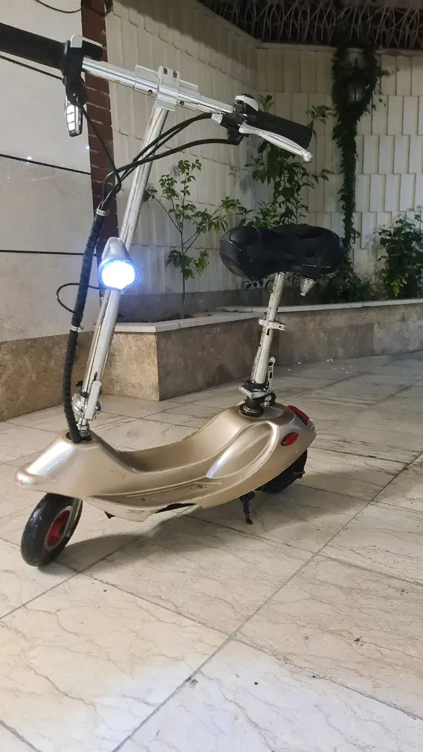 اسکوتر برقی|دوچرخه، اسکیت، اسکوتر|اصفهان, امامزاده اسماعیل|دیوار